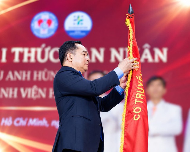 Bệnh viện H&ugrave;ng Vương: Một h&agrave;nh tr&igrave;nh phụng sự &ndash; một tập thể Anh h&ugrave;ng  - Ảnh 3.
