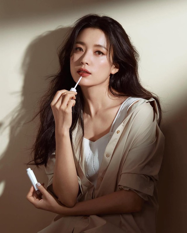10 mỹ nhân đẹp nhất màn ảnh Hàn: Kim Tae Hee mất hút, số 1 đẹp hơn Song Hye Kyo, Son Ye Jin - Ảnh 5.