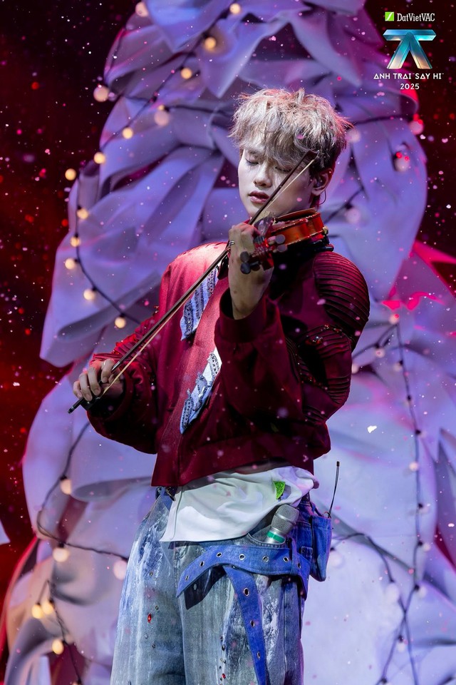 Ca sĩ Việt 23 tuổi s&aacute;ng t&aacute;c được ca kh&uacute;c vang danh Đại lễ, concert quốc gia, t&agrave;i năng bảo chứng từ Nhạc viện đi ra - Ảnh 5.