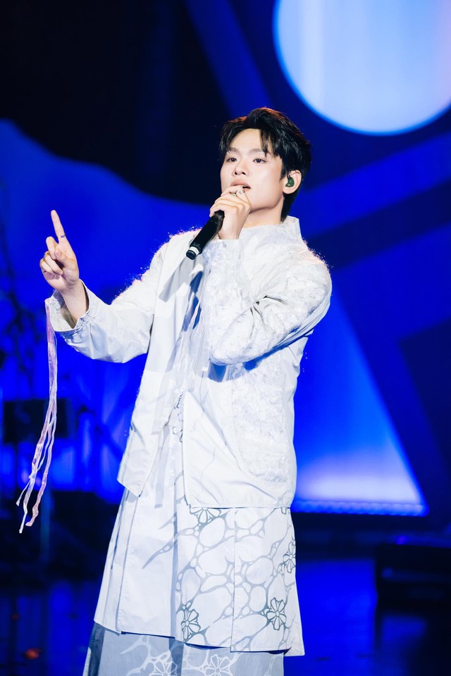 Ca sĩ Việt 23 tuổi s&aacute;ng t&aacute;c được ca kh&uacute;c vang danh Đại lễ, concert quốc gia, t&agrave;i năng bảo chứng từ Nhạc viện đi ra - Ảnh 3.