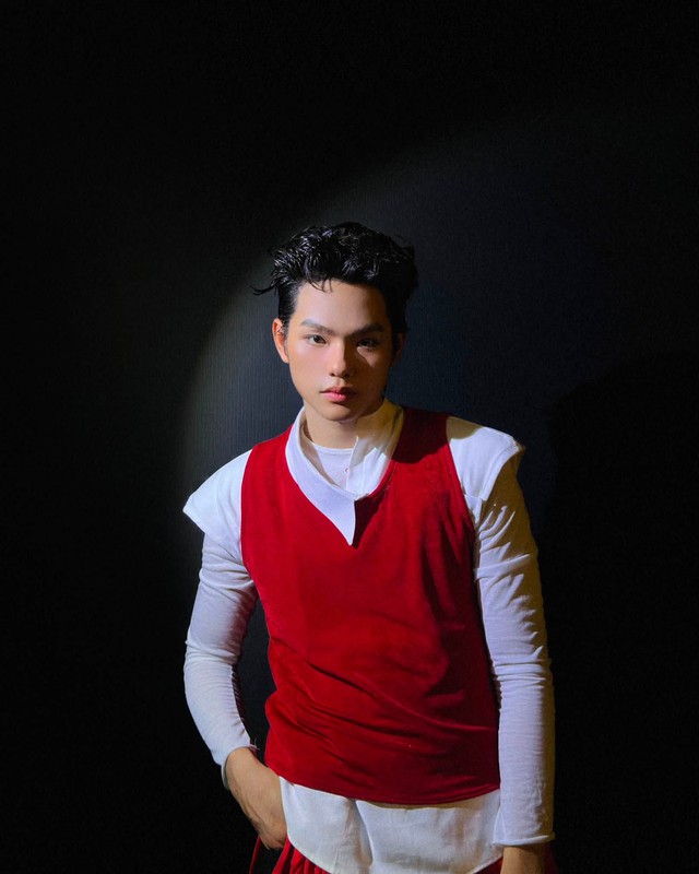Ca sĩ Việt 23 tuổi s&aacute;ng t&aacute;c được ca kh&uacute;c vang danh Đại lễ, concert quốc gia, t&agrave;i năng bảo chứng từ Nhạc viện đi ra - Ảnh 1.