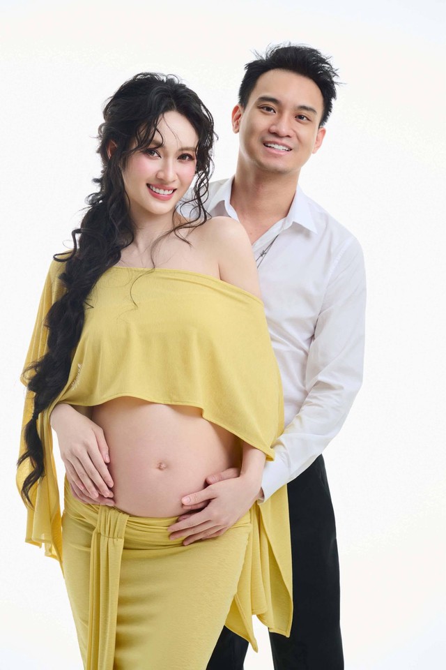 Thiếu gia Đức Phạm công khai ảnh Vũ Thuý Quỳnh mang bầu, hứa làm ông bố trách nhiệm - Ảnh 1.