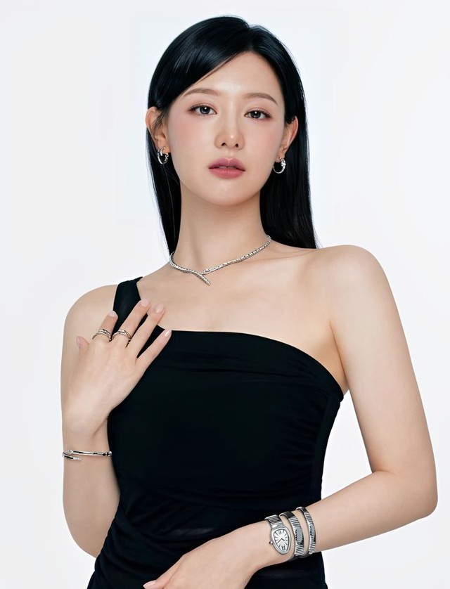Đoạn video giúp 1 ngọc nữ đổi đời, nay là mỹ nhân được đề cử đẹp nhất thế giới - Ảnh 4.