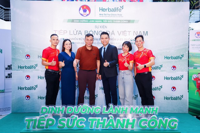 Herbalife Việt Nam đồng hành cùng Liên đoàn Bóng đá Việt Nam tổ chức buổi gặp gỡ “Tiếp Lửa Bóng Đá Việt Nam”, động viên Đội tuyển Bóng đá Nữ Quốc gia và Đội tuyển U-23 Quốc gia trước thềm Giải đấu Châu Á 2026 - Ảnh 3.