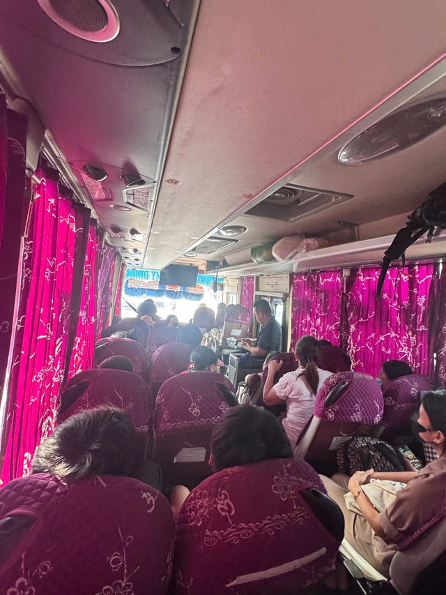 Hà Nội chiều tối 28/8: Người dân ùn ùn về quê, nhiều tuyến đường đông nghẹt phương tiện- Ảnh 7.
