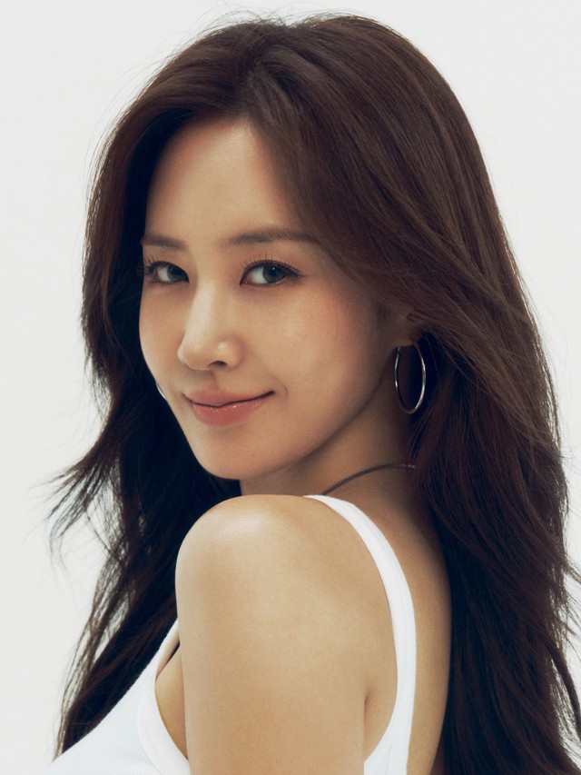 Diện mạo gây sốc của "ngọc trai đen" mỹ miều hàng đầu showbiz, không biết già đi là gì - Ảnh 1.