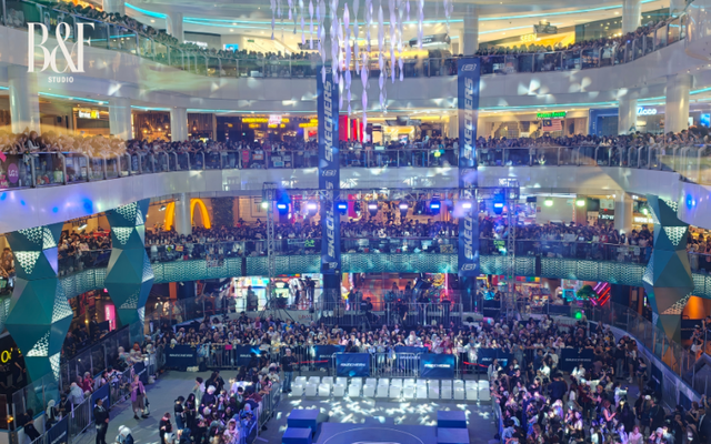 SEVENTEEN khiến 4 tầng TTTM đông đúc khi đổ bộ event Skechers, tiết lộ bí quyết để luôn "mới" sau 11 năm- Ảnh 1.