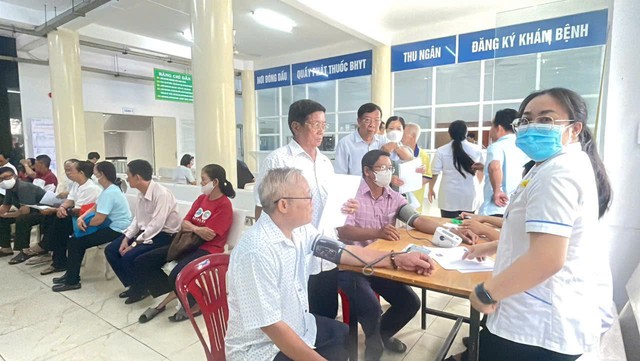 Trạm Y tế phường Linh Xuân tổ chức thành công Hội nghị Khoa học Kỹ thuật lần thứ I: Đột phá mô hình WHO PEN, nâng tầm y tế cơ sở - Ảnh 4.