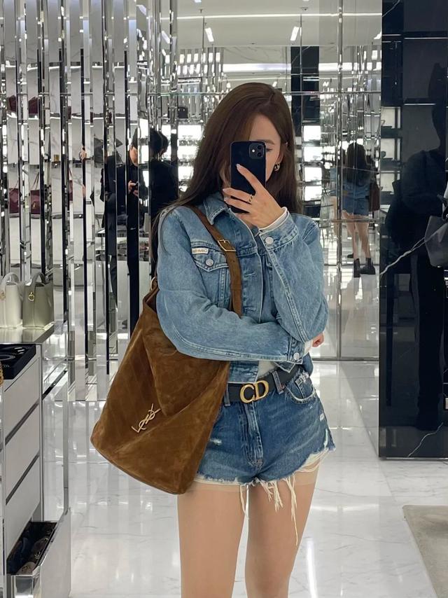 Từ Chanel đến Miu Miu: 5 mẫu túi xách được xem là khoản đầu tư đáng giá nhất - Ảnh 4.