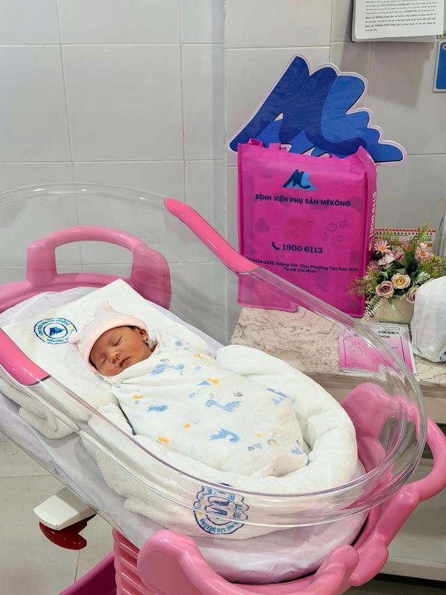 Hạnh ph&uacute;c đơm hoa sau h&agrave;nh tr&igrave;nh y&ecirc;u thương đầy nghị lực - Ảnh 2.