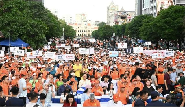 Hơn 5.000 người đi bộ v&igrave; nạn nh&acirc;n chất độc da cam: Lan tỏa y&ecirc;u thương, tiếp th&ecirc;m nghị lực - Ảnh 5.