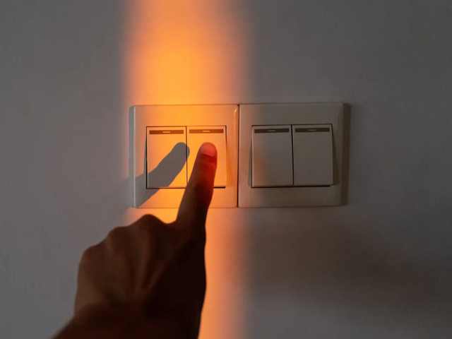 Tr&agrave;o lưu "tắm trong b&oacute;ng tối" đang được phụ nữ phương T&acirc;y y&ecirc;u th&iacute;ch: Một thay đổi nhỏ v&agrave; l&yacute; do nhiều người m&ecirc; đến vậy- Ảnh 4.