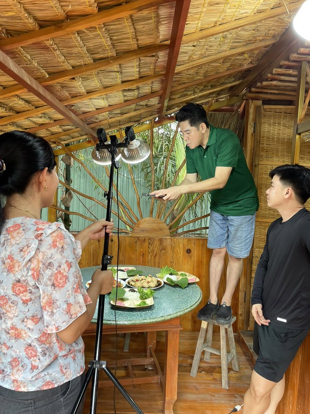 Nam nghệ sĩ đ&igrave;nh đ&aacute;m bỏ phố về qu&ecirc;, ở trong nh&agrave; l&aacute; 36 m2, hằng ng&agrave;y chỉ l&agrave;m một việc m&agrave; ai cũng ao ước- Ảnh 8.