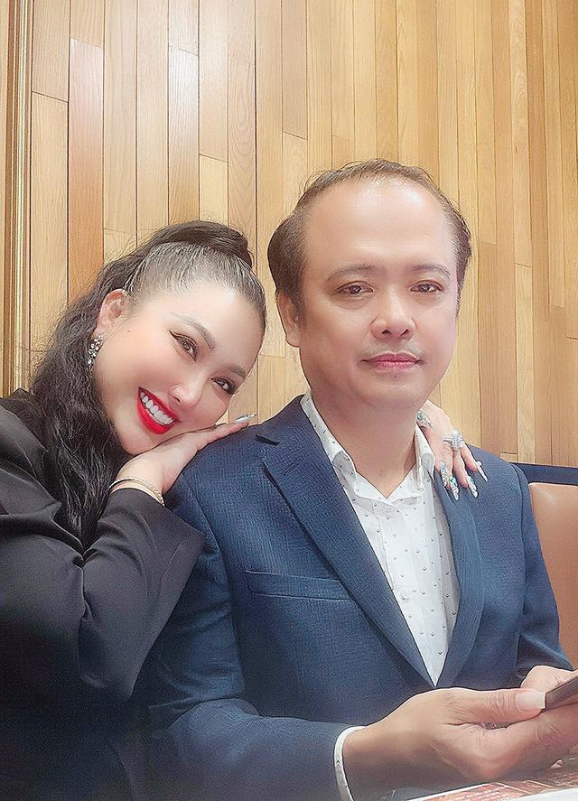 Mẹ đơn thân là Phó viện trưởng được đại gia miền Tây U60 yêu say đắm: Chiều chuộng như "công chúa", đưa về quê ra mắt gia đình- Ảnh 5.