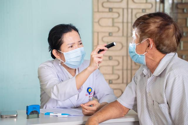 Bệnh viện Chợ Rẫy chung tay cùng Thành phố Hồ Chí Minh trong chiến dịch 150 ngày khám sức khỏe miễn phí cho toàn dân - Ảnh 3.