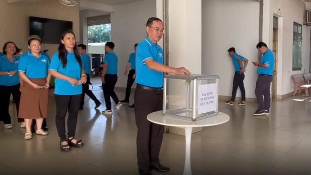 Hướng về biển, đảo Tổ quốc &ndash; Khi y&ecirc;u thương kh&ocirc;ng c&ograve;n khoảng c&aacute;ch - Ảnh 3.