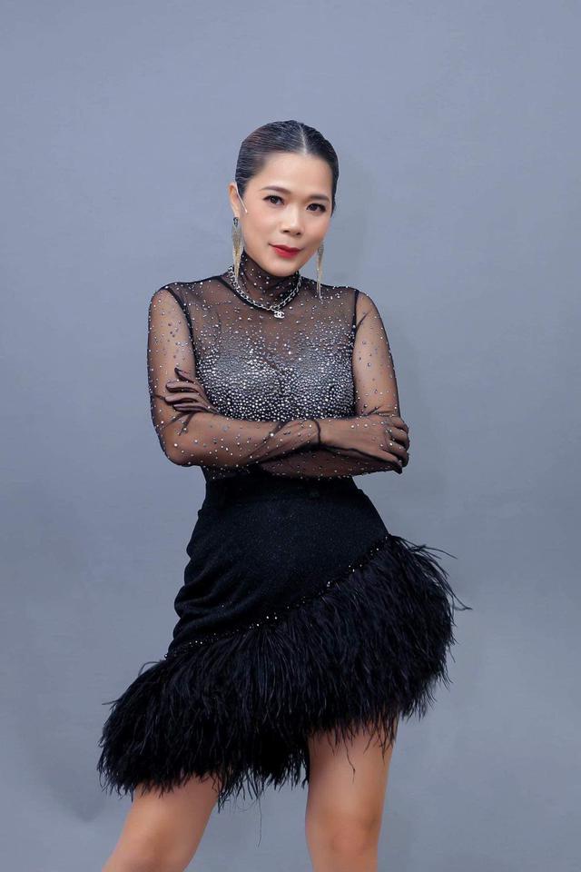 Việt Nam có phó chủ tịch tập đoàn nghỉ hát 10 năm, chán showbiz lui về sống an nhàn ở biệt thự nghìn mét vuông - Ảnh 3.