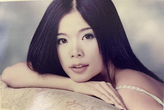 Việt Nam có phó chủ tịch tập đoàn nghỉ hát 10 năm, chán showbiz lui về sống an nhàn ở biệt thự nghìn mét vuông - Ảnh 1.