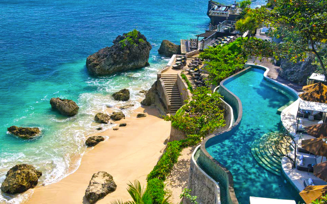 Top 4 thiên đường băng giá và biển xanh giải nhiệt cho chuyến du lịch hè gia đình lẫn tour du lịch hè 2027 - Ảnh 1.
