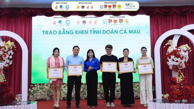 Vinh danh những tấm l&ograve;ng cống hiến &ndash; Lan tỏa gi&aacute; trị nh&acirc;n văn từ H&agrave;nh tr&igrave;nh Sức khỏe Xanh M&ugrave;a 4 - Ảnh 6.