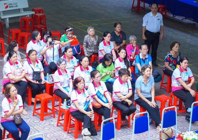 Hiểu đ&uacute;ng - Sống khỏe: Lan tỏa tri thức y khoa, chung tay bảo vệ sức khỏe người cao tuổi - Ảnh 3.