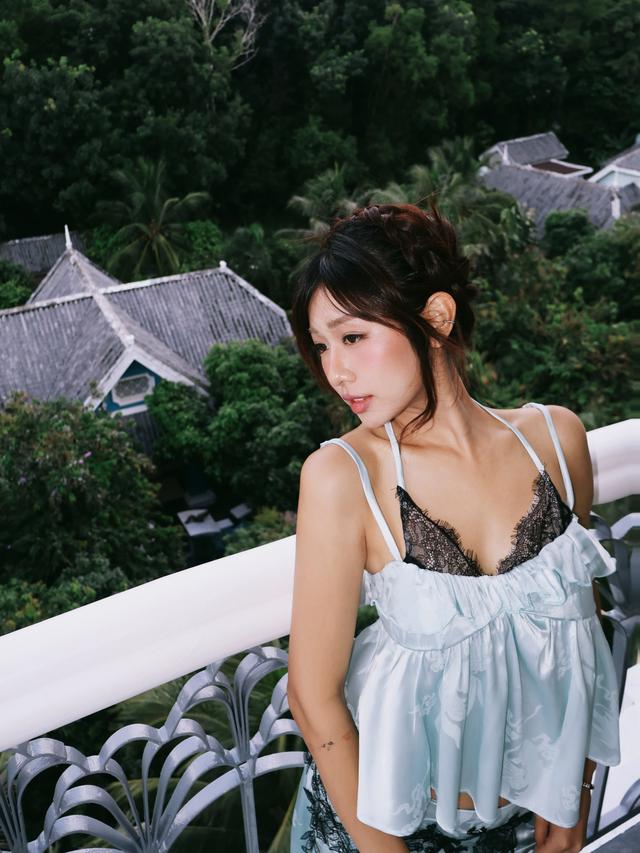 Mỹ nữ cao 1m58 c&oacute; 2 qu&yacute; tử nổi nhất MXH: Bu&ocirc;ng con ra l&agrave; trẻ xinh chẳng kh&aacute;c n&agrave;o idol- Ảnh 2.