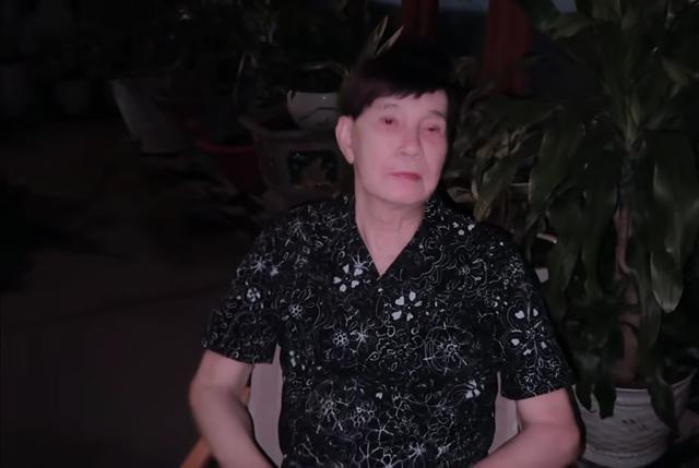 "Khấn xong, tôi nhìn lên di ảnh thấy Thanh Kim Huệ cười" - Ảnh 1.