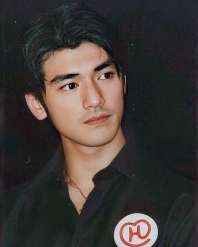 Sao nam bí ẩn nhất showbiz: Sở hữu tài sản nghìn tỷ nhưng sống như "người vô hình", đạo diễn phải năn nỉ mới chịu đóng phim- Ảnh 2.