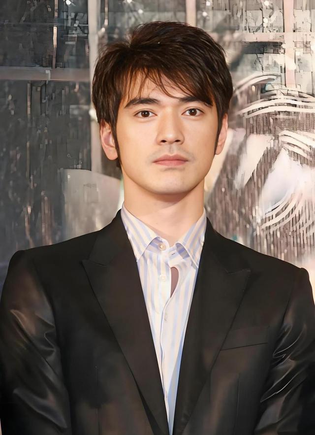 Sao nam bí ẩn nhất showbiz: Sở hữu tài sản nghìn tỷ nhưng sống như "người vô hình", đạo diễn phải năn nỉ mới chịu đóng phim- Ảnh 5.