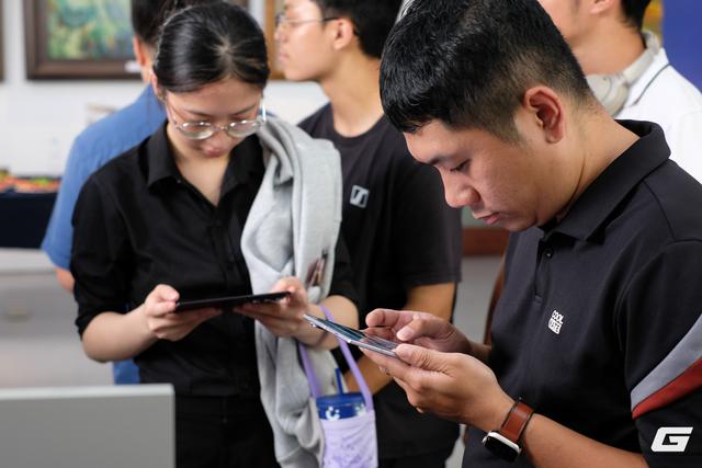 Galaxy Z Fold8 đang bán chạy tại Việt Nam tới mức nào? Số liệu từ Samsung và các đại lý đã có câu trả lời- Ảnh 3.