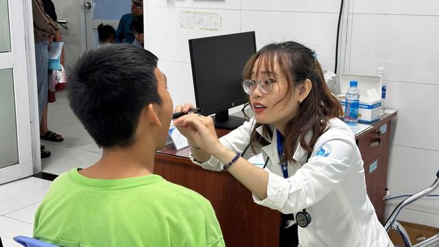 Th&agrave;nh phố Hồ Ch&iacute; Minh miễn ph&iacute; kh&aacute;m sức khỏe định kỳ cho 3 triệu học sinh, sinh vi&ecirc;n - Ảnh 3.