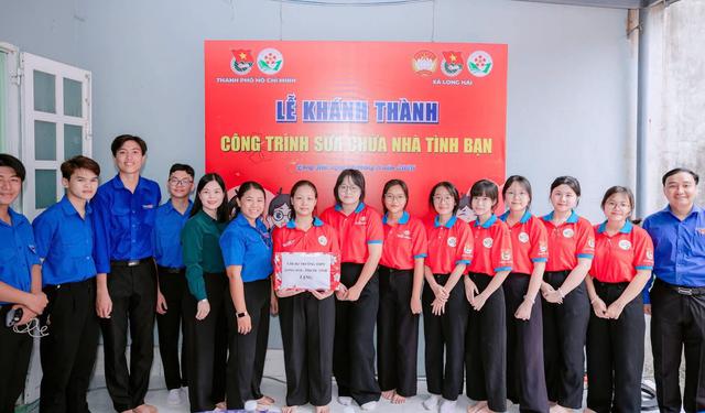 Lan tỏa nắng ấm t&igrave;nh bạn trong Chiến dịch Hoa phượng đỏ - Ảnh 5.