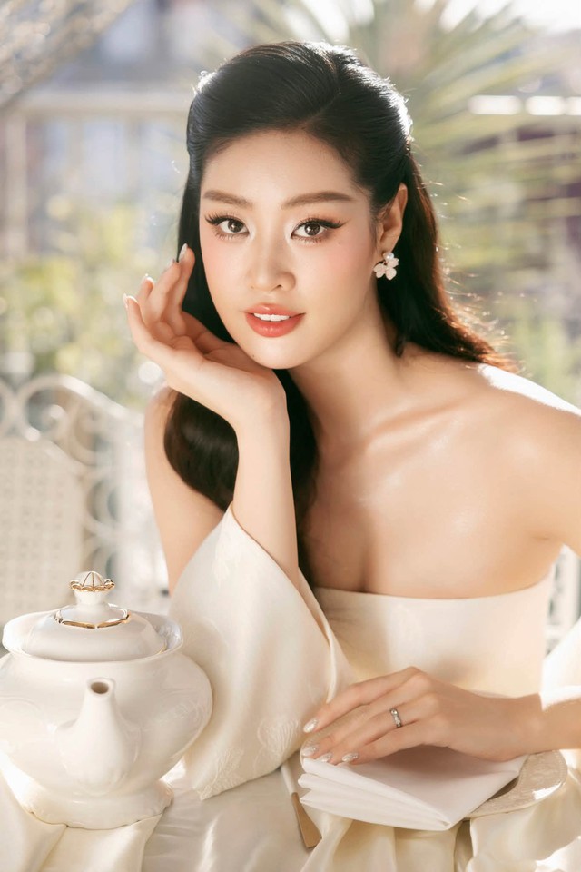 Hoa hậu Việt Nam được truyền thông Trung Quốc ca ngợi là "nữ thần quốc dân" - Ảnh 1.