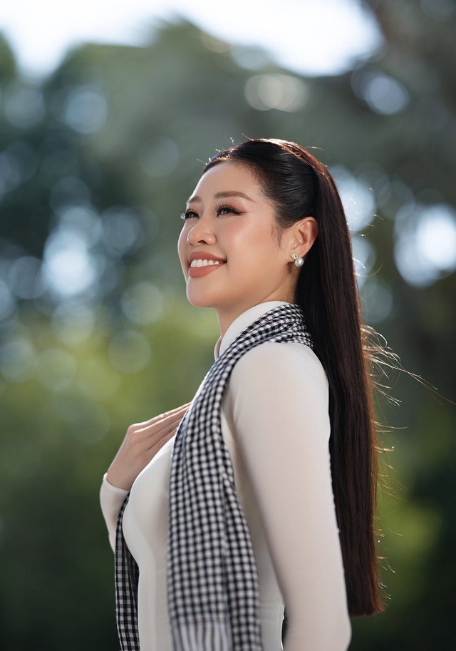 Hoa hậu Việt Nam được truyền thông Trung Quốc ca ngợi là "nữ thần quốc dân" - Ảnh 4.