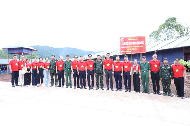 Thiêng liêng Lễ chào cờ “Tôi yêu Tổ quốc tôi” nơi cực Tây Tổ quốc- Ảnh 3.