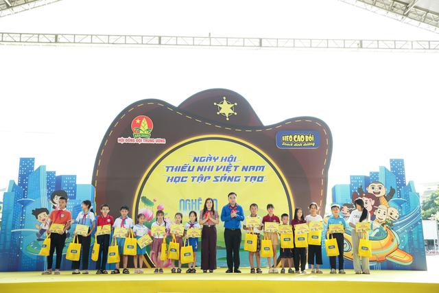 Gần 2.000 thiếu nhi tham gia ngày hội “Thiếu nhi Việt Nam - Học tập sáng tạo” tại tỉnh Nghệ An - Ảnh 4.