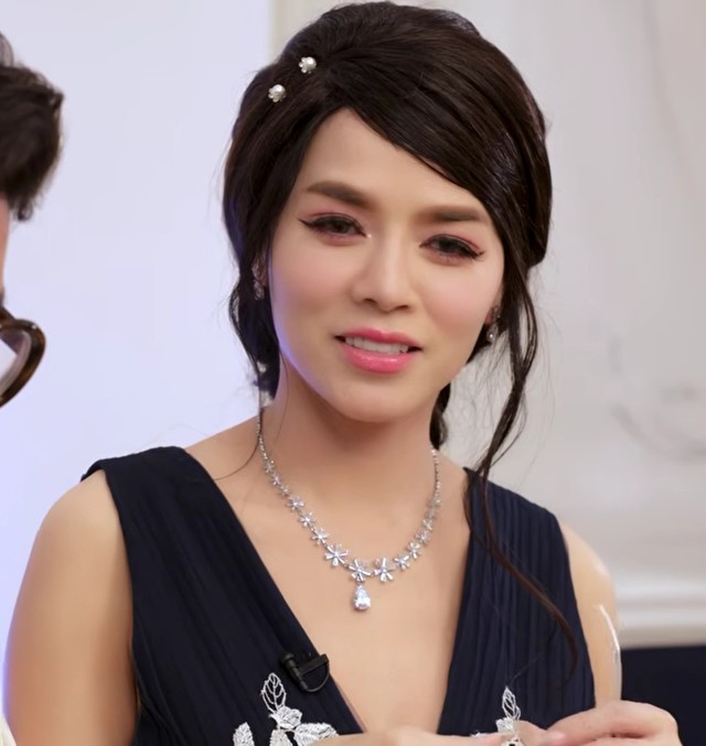 Nữ ca sĩ ở Mỹ từ nhỏ: "Tôi chỉ thích ăn mắm, ăn khô, rau muống" - Ảnh 1.