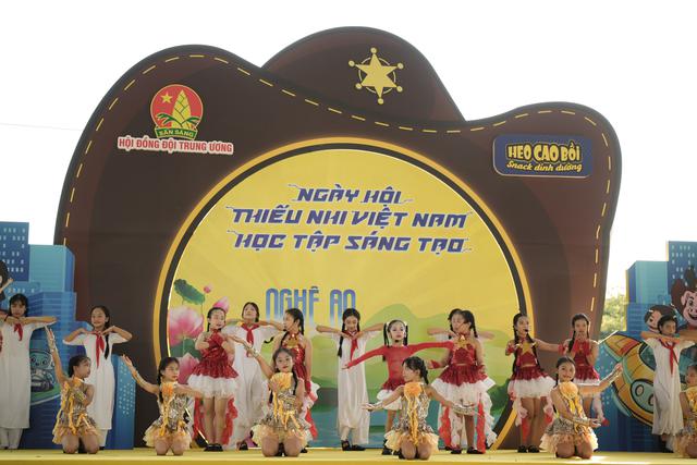 Gần 2.000 thiếu nhi tham gia ngày hội “Thiếu nhi Việt Nam - Học tập sáng tạo” tại tỉnh Nghệ An - Ảnh 5.