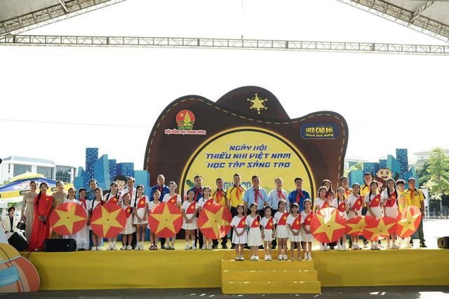 Gần 2.000 thiếu nhi tham gia ngày hội “Thiếu nhi Việt Nam - Học tập sáng tạo” tại tỉnh Nghệ An - Ảnh 4.