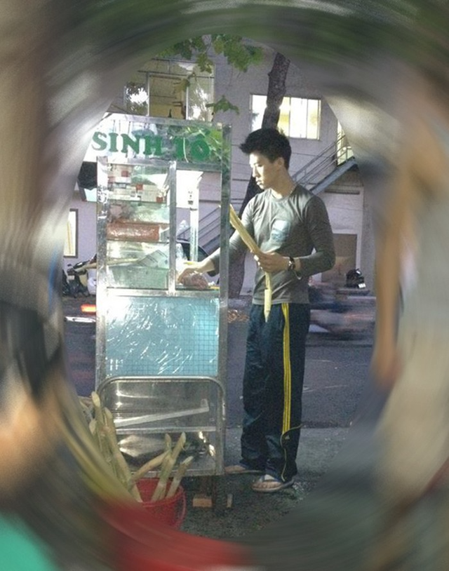 Tổng tài cao 1m87 lạ đời nhất từng thấy: Vừa bán nước mía vừa làm siêu mẫu, gương mặt này thì không thể nghèo- Ảnh 5.