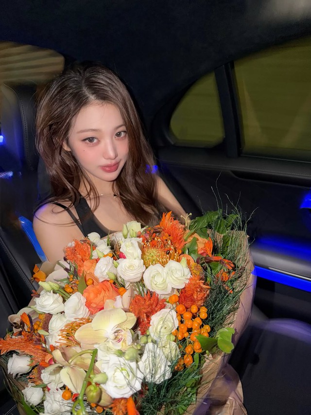 Jang Won Young mừng sinh nhật 22 tuổi quá hoành tráng: Bảo sao là "công chúa Kpop"!- Ảnh 9.