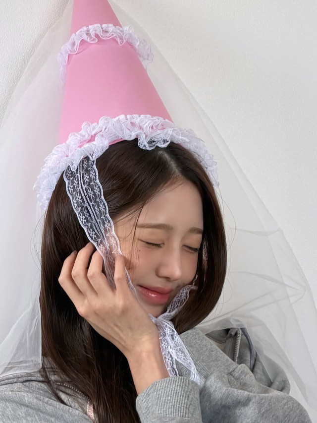 Jang Won Young mừng sinh nhật 22 tuổi quá hoành tráng: Bảo sao là "công chúa Kpop"!- Ảnh 5.