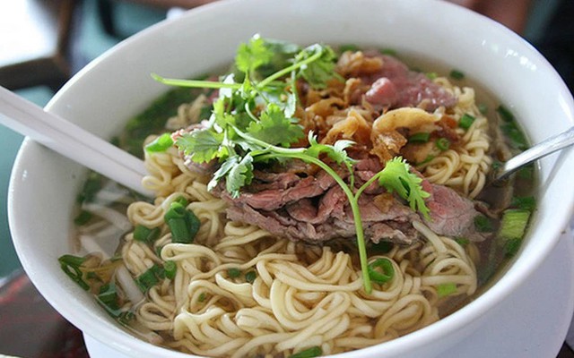 Nửa đ&ecirc;m đ&oacute;i bụng đến mấy cũng đừng vội ăn 1 m&oacute;n "vạn người m&ecirc;": B&aacute;c sĩ cảnh b&aacute;o hại dạ d&agrave;y, thận đến cả giấc ngủ- Ảnh 2.