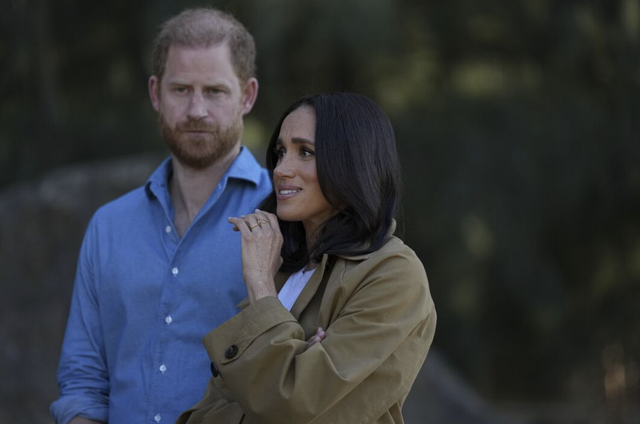 Meghan Markle được cho l&agrave; lo lắng về một việc rất b&igrave;nh thường của c&aacute;c bậc phụ huynh khi trở lại Anh- Ảnh 1.