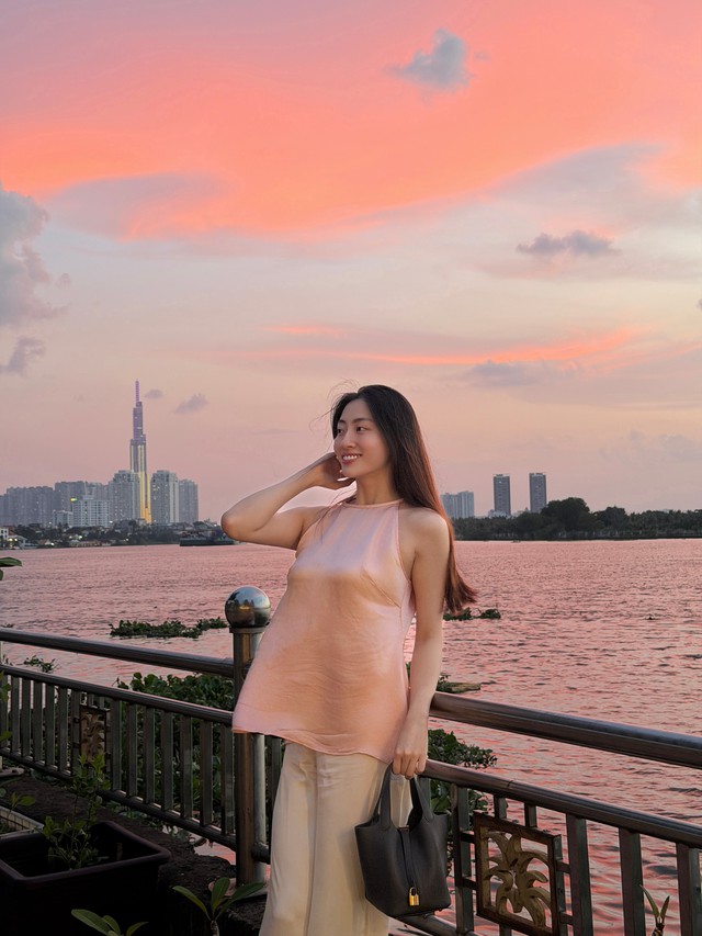 Việt Nam c&oacute; mỹ nh&acirc;n ch&acirc;n d&agrave;i đến mức chiếm tỉ lệ 70% cơ thể, mặc đồ basic cũng sang đi&ecirc;n- Ảnh 7.