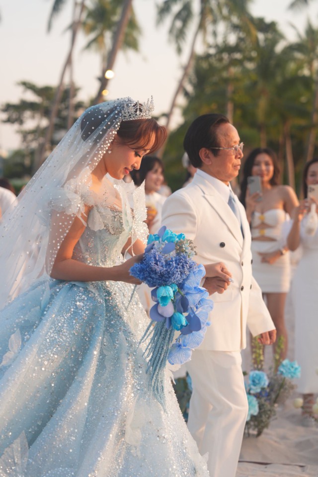 Mẹ đơn th&acirc;n Vbiz được đại gia m&ecirc; như điếu đổ, l&agrave;m lễ đường ở resort 5 sao rước về l&agrave;m vợ - Ảnh 3.