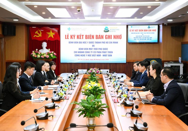 Bệnh viện Đại học Y Dược TP. Hồ Chí Minh và Bệnh viện Mặt Trời Phú Quốc ký kết hợp tác, tăng cường năng lực điều trị tại chỗ - Ảnh 1.