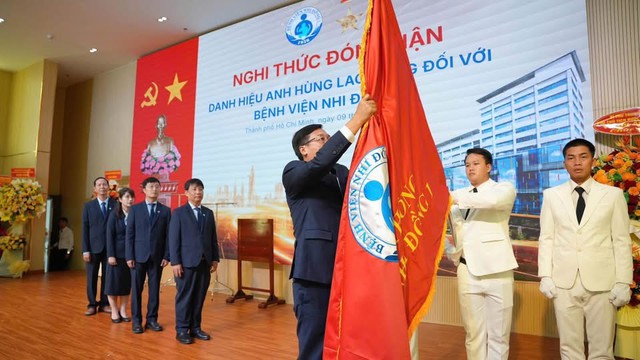Bệnh viện Nhi đồng 1 vinh dự đón nhận danh hiệu Anh hùng Lao động lần thứ 2: Hành trình 70 năm cống hiến vì tương lai trẻ em Việt Nam - Ảnh 2.