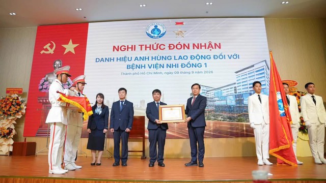 Bệnh viện Nhi đồng 1 vinh dự đón nhận danh hiệu Anh hùng Lao động lần thứ 2: Hành trình 70 năm cống hiến vì tương lai trẻ em Việt Nam - Ảnh 1.