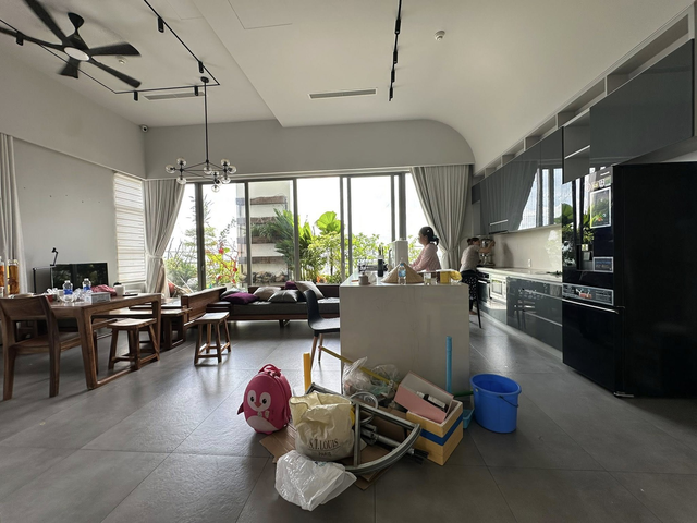 &Aacute; hậu Vbiz từng b&aacute;n c&aacute; kh&ocirc; nu&ocirc;i 5 con: Mua penthouse hơn 10 tỷ, 2 lần cưới hụt - Ảnh 5.